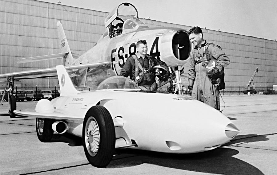  GM Firebird I Concept Car 1953 года  (фото 11 из 23)